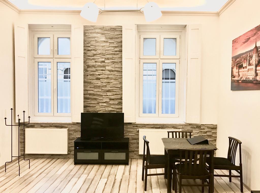 Homelike luxury flat on Gyulai Pál Budapeste Exterior foto